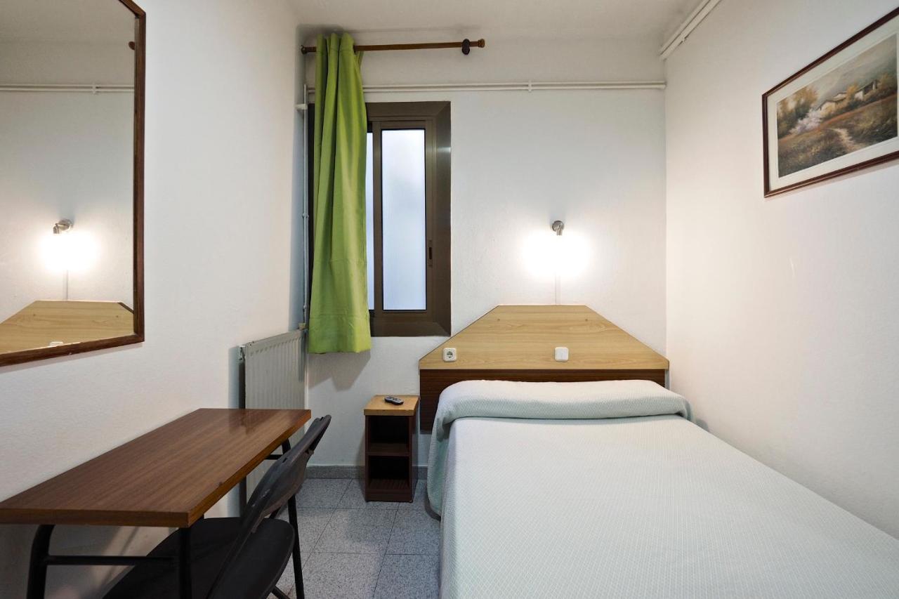 Hostal Ballestero Barcellona Esterno foto
