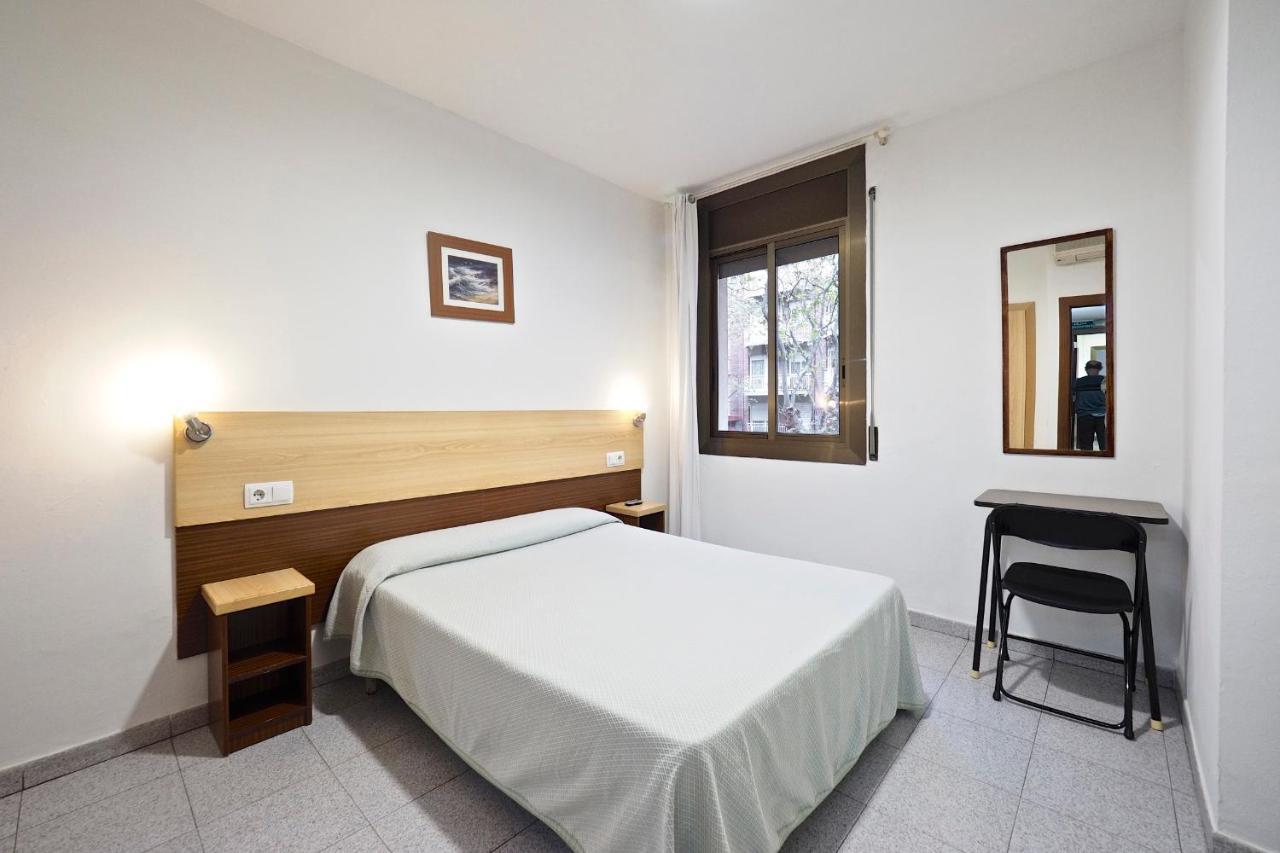 Hostal Ballestero Barcellona Esterno foto