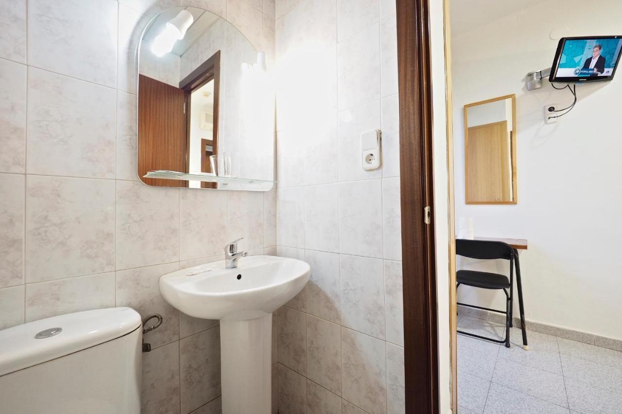Hostal Ballestero Barcellona Esterno foto