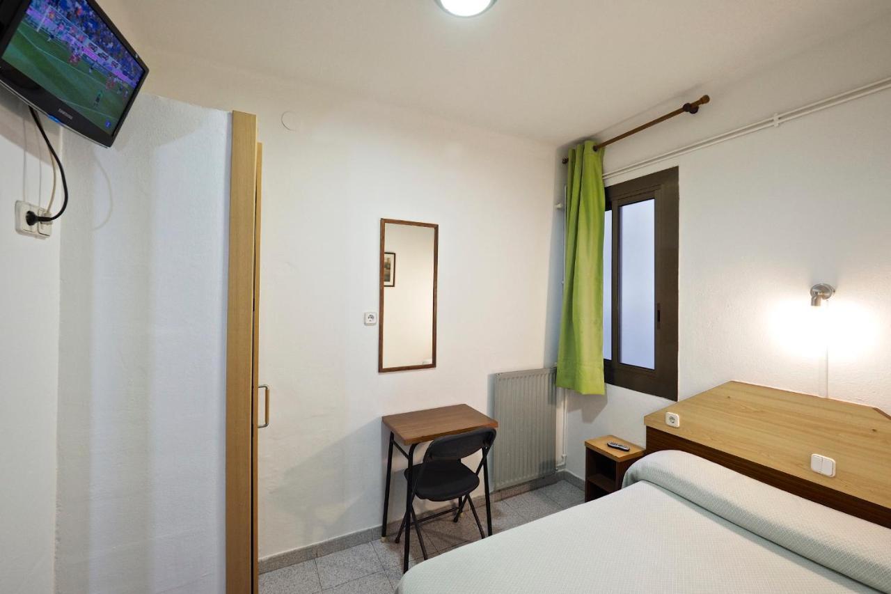 Hostal Ballestero Barcellona Esterno foto