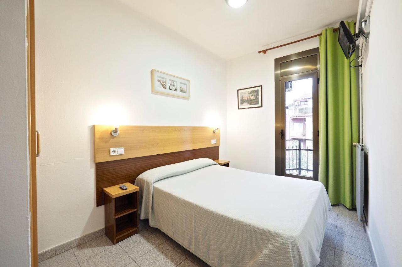 Hostal Ballestero Barcellona Esterno foto