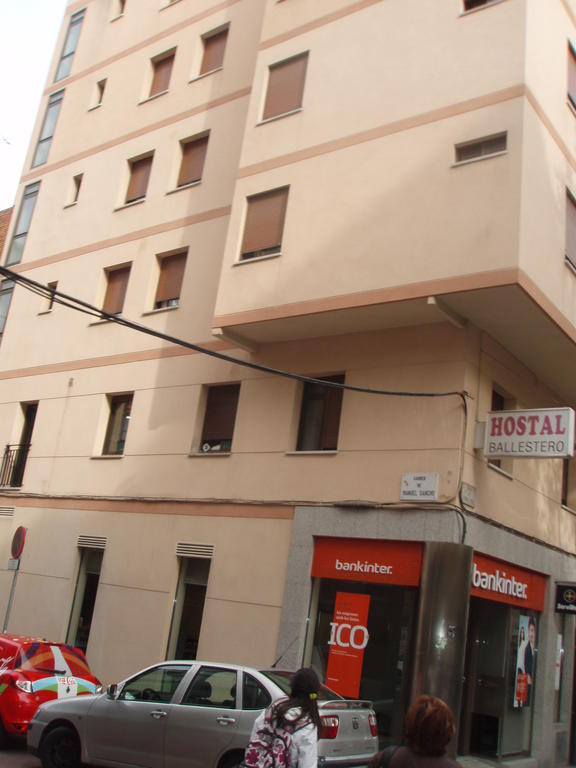 Hostal Ballestero Barcellona Esterno foto